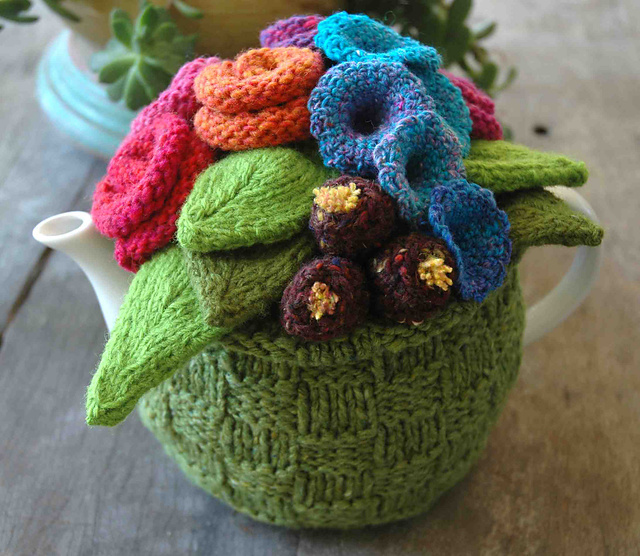 garden_party_knitted_tea_cosy.jpg